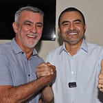 Amélio Cayres e Wanderlei Barbosa de mãos dadas